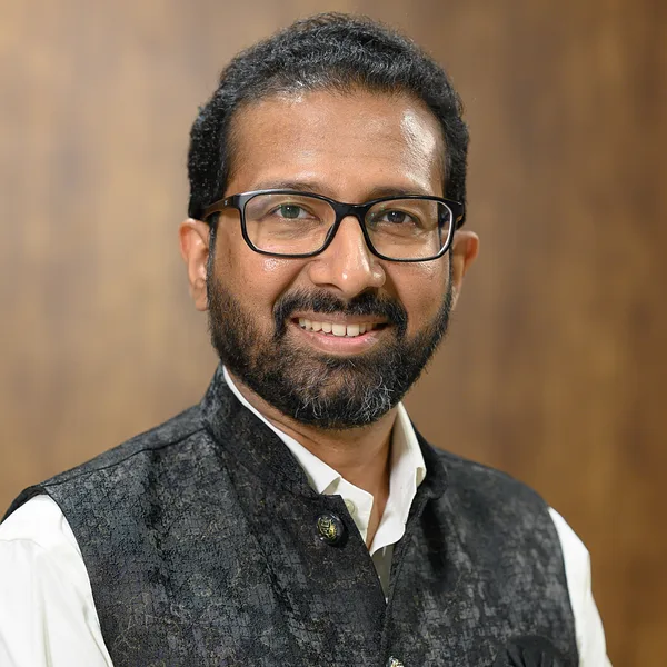 Śrī Vinay Nair 